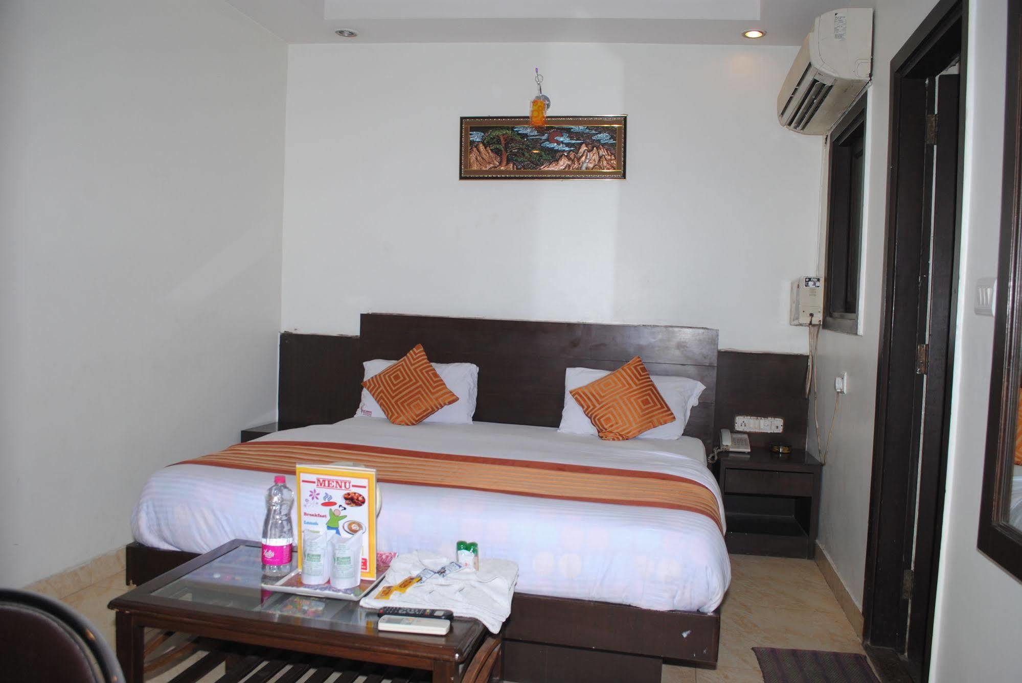 Hotel Seven Seas Inn نيودلهي المظهر الخارجي الصورة