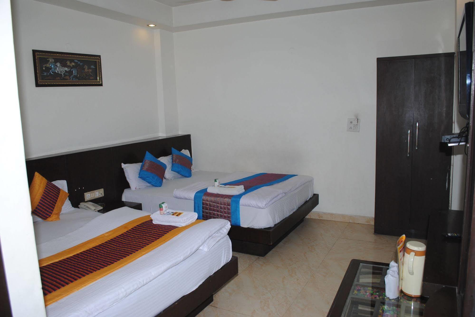 Hotel Seven Seas Inn نيودلهي المظهر الخارجي الصورة