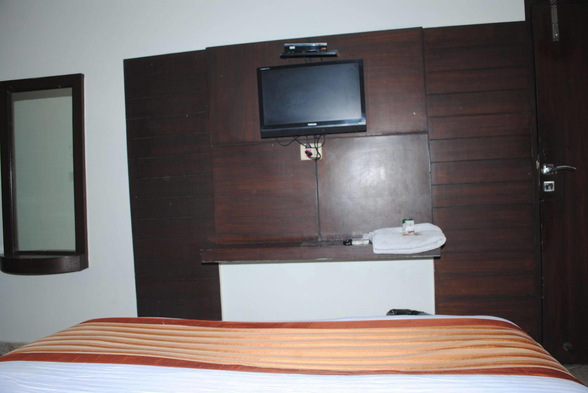 Hotel Seven Seas Inn نيودلهي المظهر الخارجي الصورة
