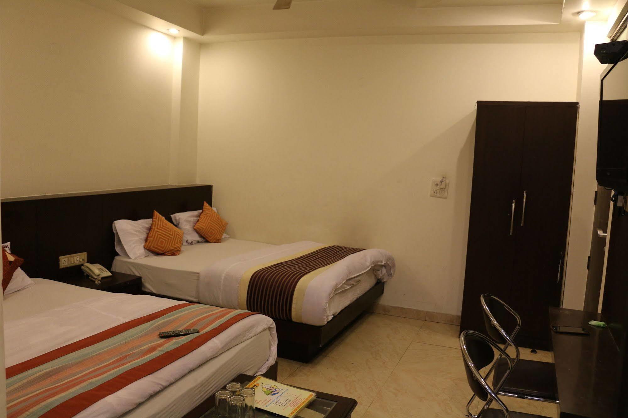 Hotel Seven Seas Inn نيودلهي المظهر الخارجي الصورة