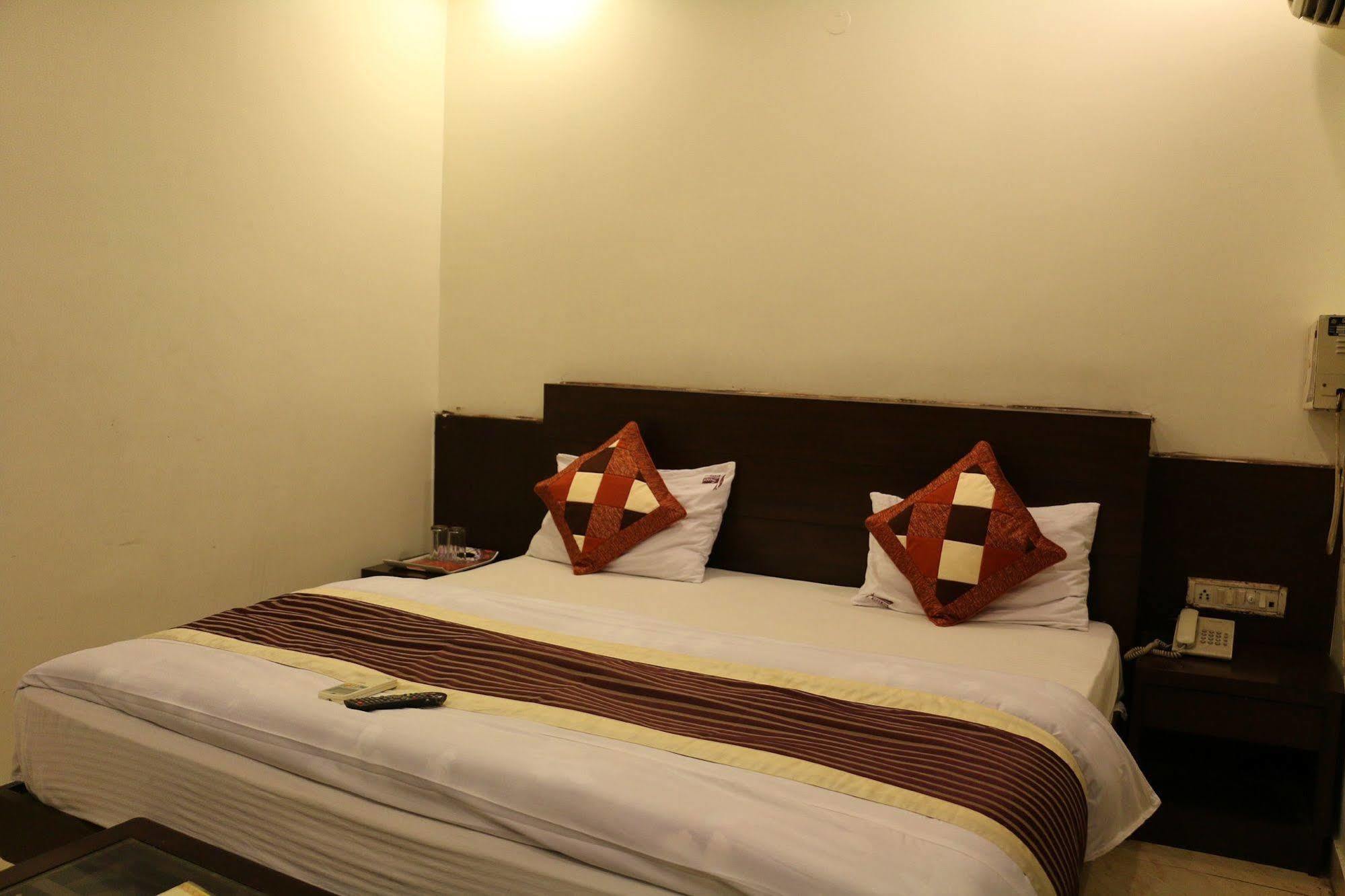 Hotel Seven Seas Inn نيودلهي المظهر الخارجي الصورة