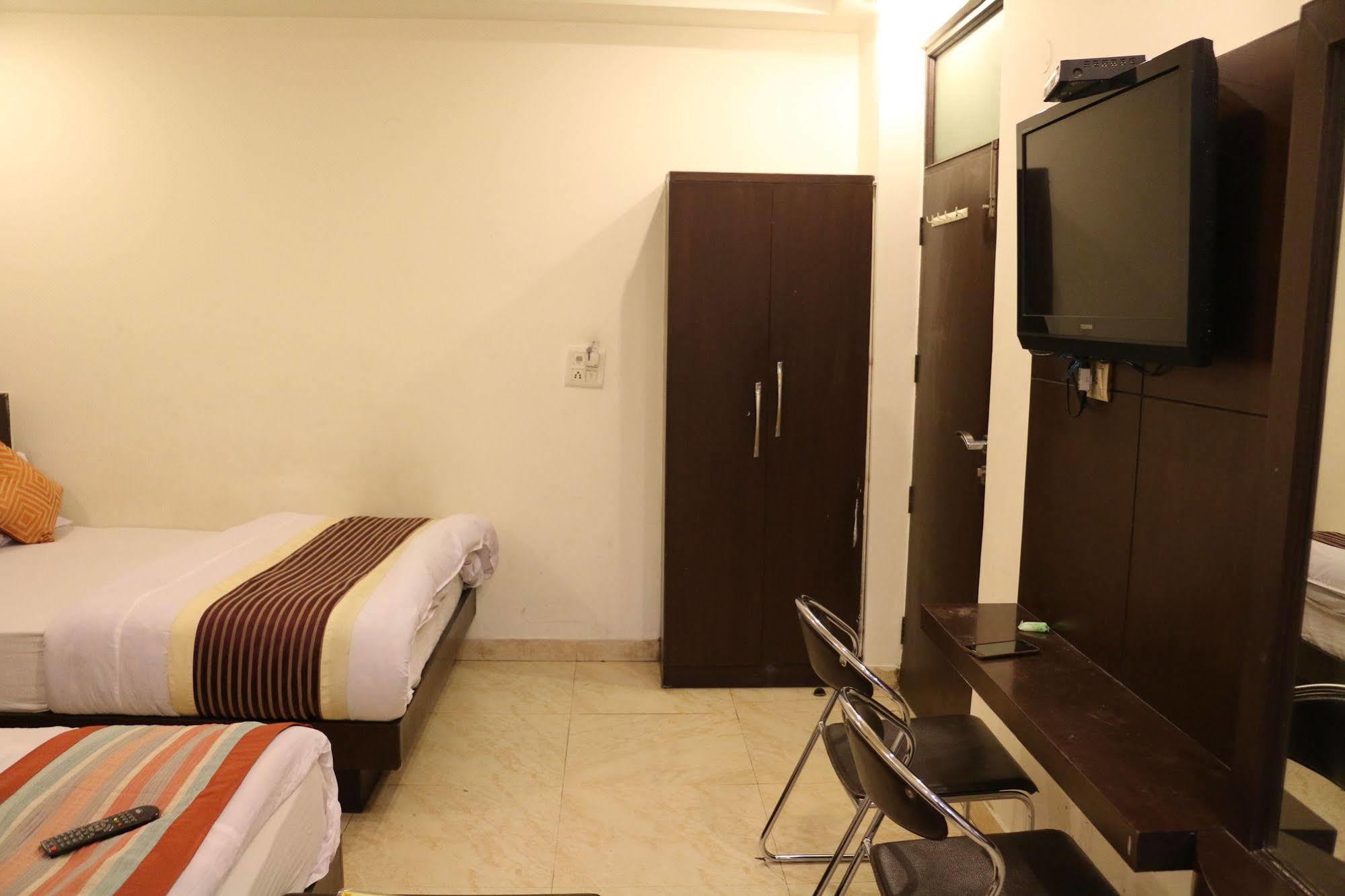Hotel Seven Seas Inn نيودلهي المظهر الخارجي الصورة