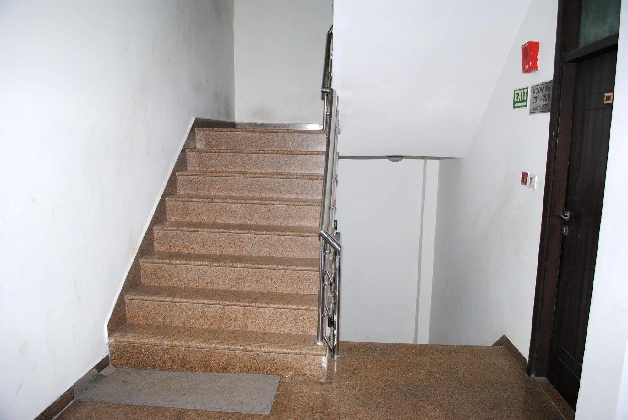 Hotel Seven Seas Inn نيودلهي المظهر الخارجي الصورة
